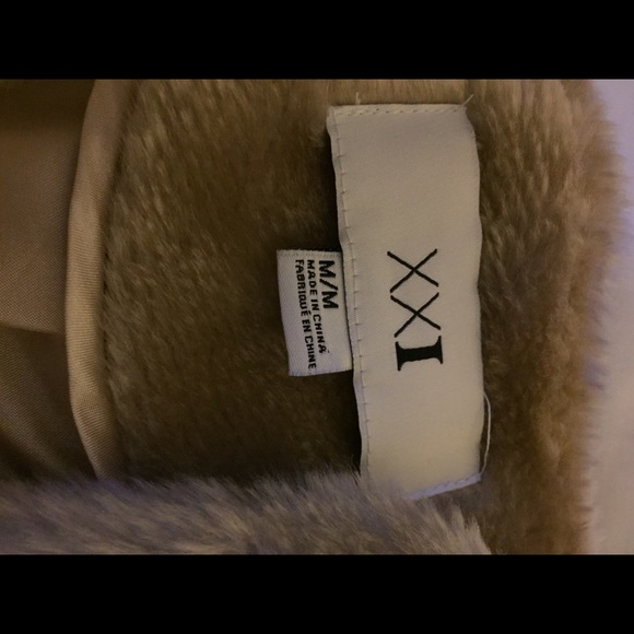 Forever21 faux fur jacket - Picture 5 of 9